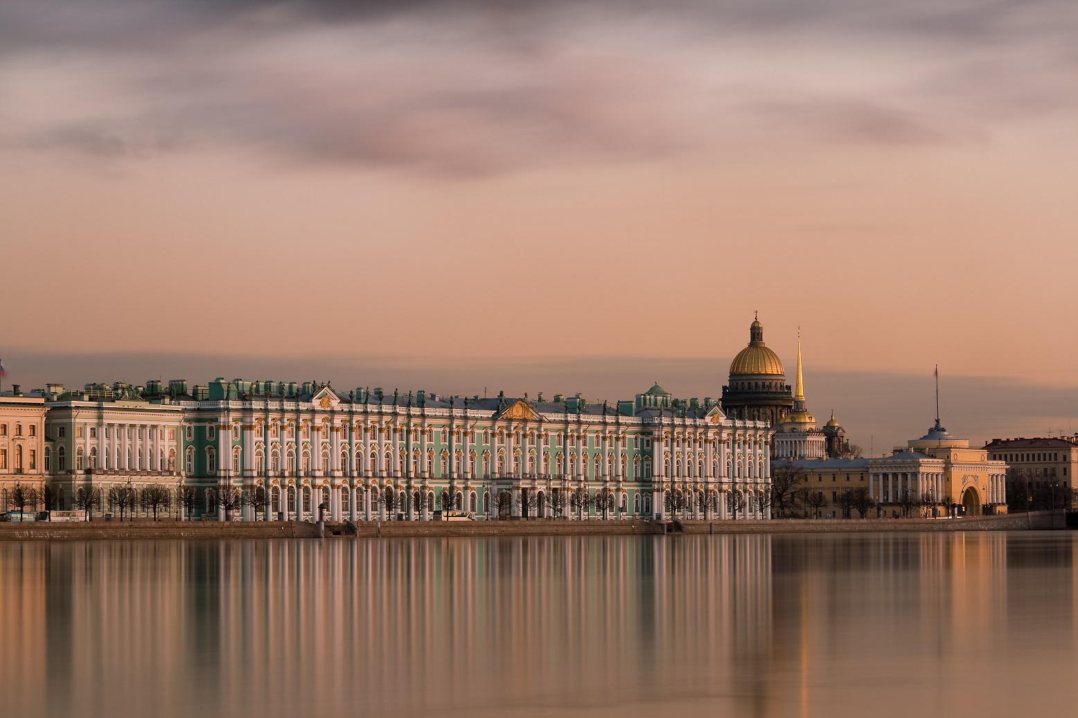 Зимний дворец Санкт-Петербург с Невы