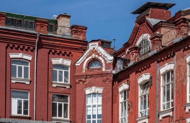 Медиация по выставке «Переливы» в пространстве «Кристалл»
